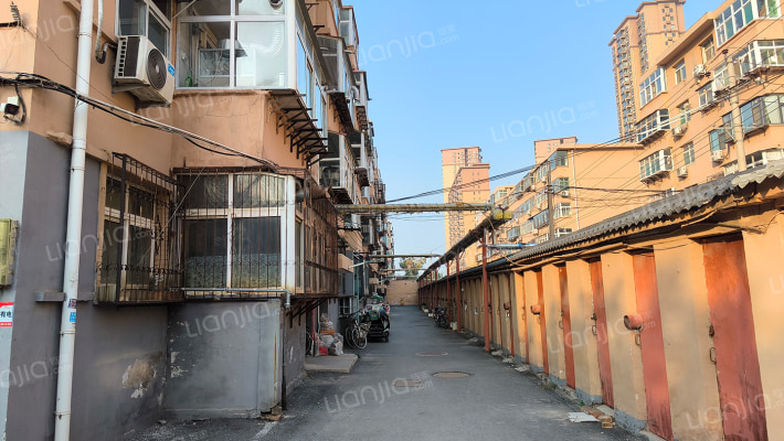 浴新南大街167号院外景图