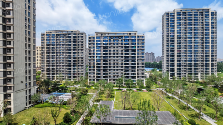 石榴固安·湖山春晓外景图