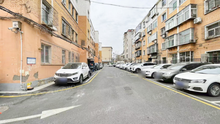 果品宿舍外景图