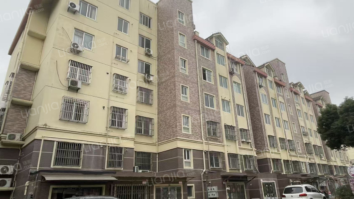 花溪畔居南区外景图