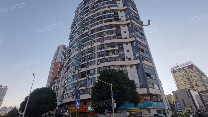 大学路大厦外景图