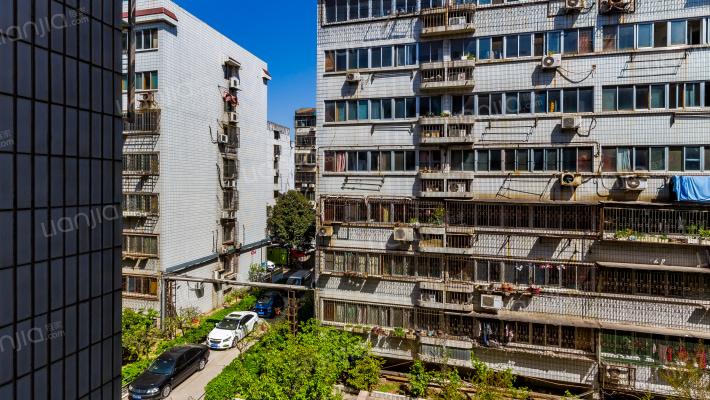 养育小区外景图