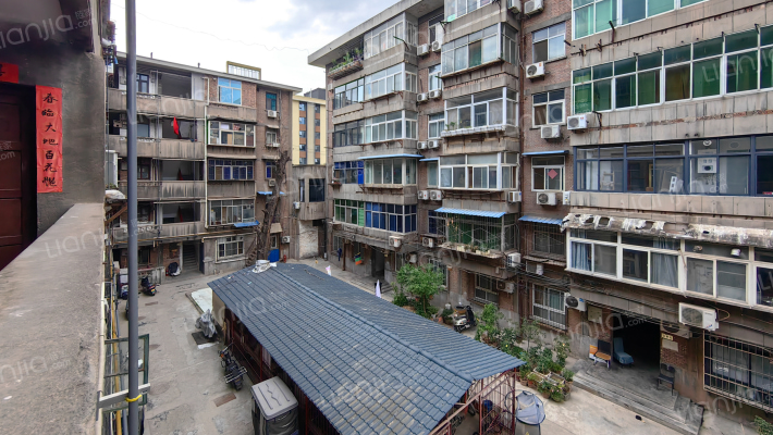 省钢铁炉料家属院外景图