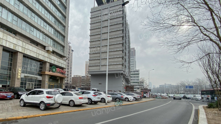 财富大厦外景图