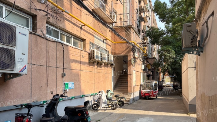 医药公司家属院（乐山路357号）外景图