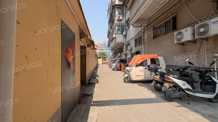 骏马路工商银行家属院外景图