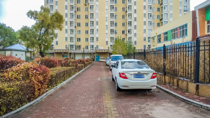 宜居家园C区外景图