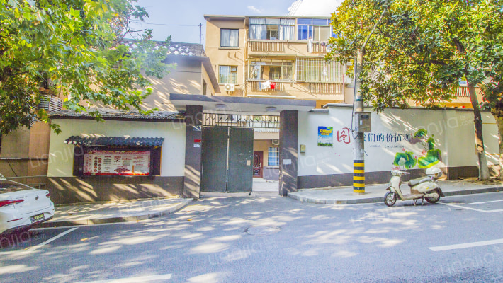 青春路72号院外景图