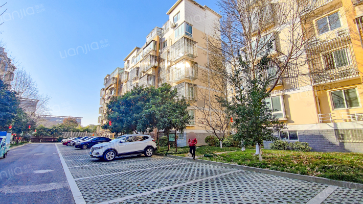 中山小区外景图