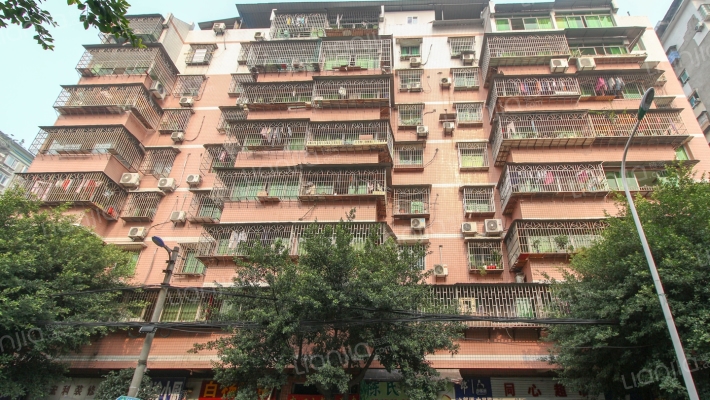 老莲花楼外景图