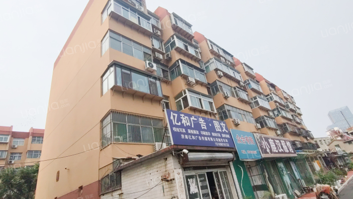 霞侣市小区外景图