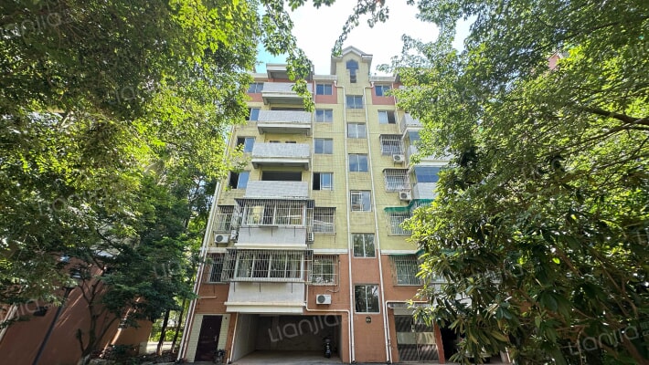 广西法官学院生活区外景图