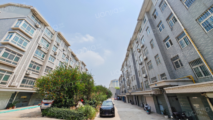 眼明堂小区外景图