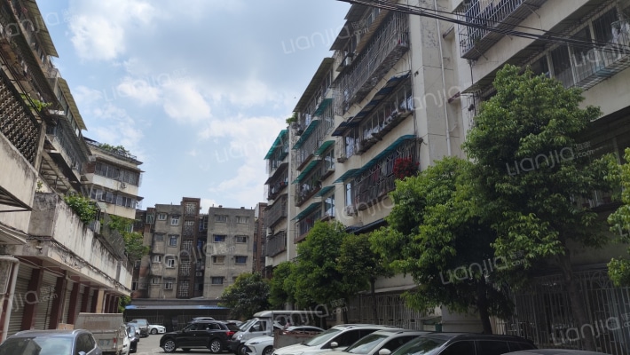 蜀盛小区外景图