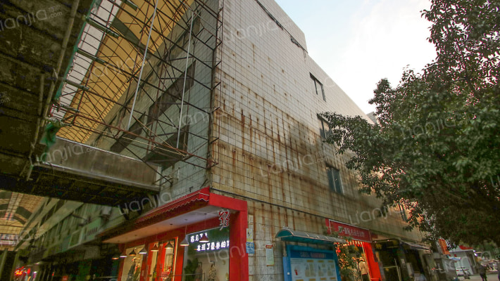 西郊小商品市场外景图