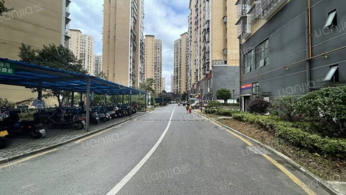 碧龙花园外景图