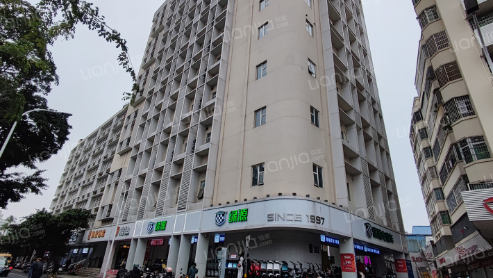 东湖公寓外景图