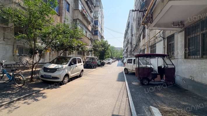 区科委科协家属院外景图