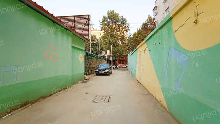 西二环西侧东正铝材厂东侧外景图