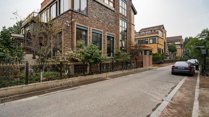 水墨澜庭外景图