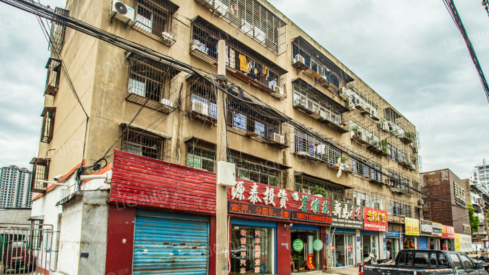 帆布厂家属院外景图