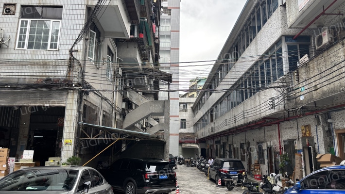 沙河镇政府宿舍外景图