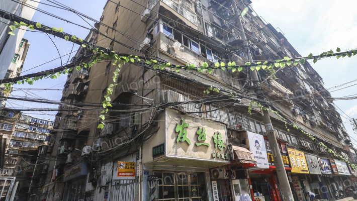 上谕亭街外景图