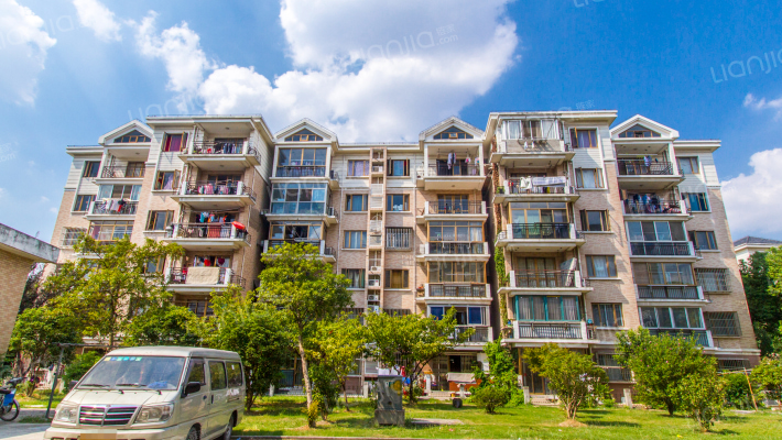 银兆公寓外景图