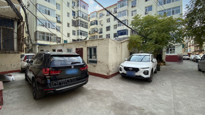 同成路房地局宿舍外景图