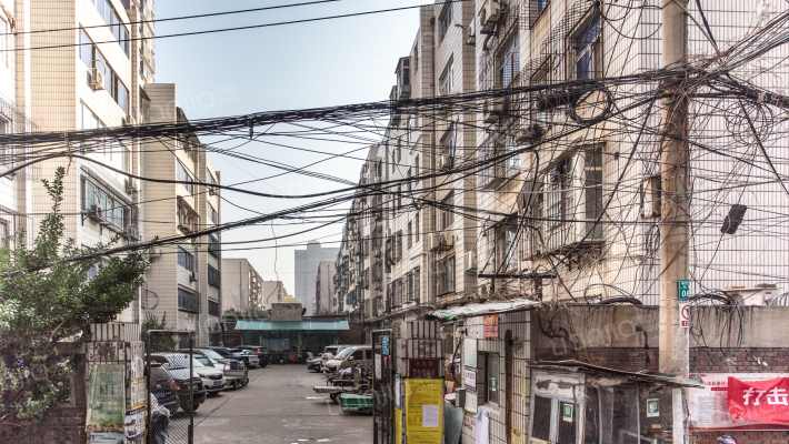 三方小区外景图