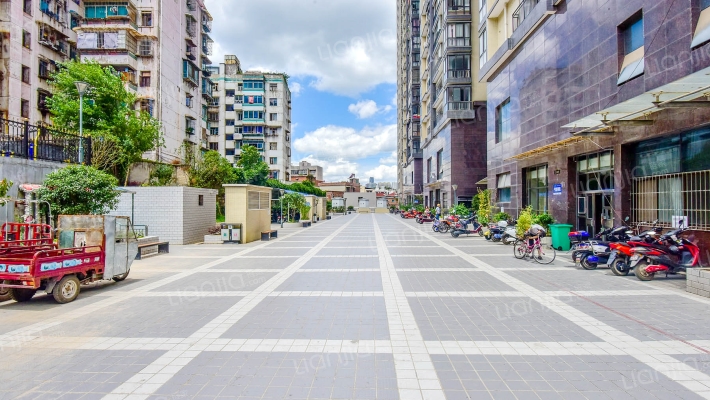 都市阳光外景图