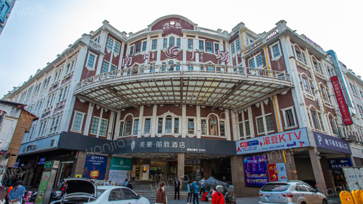 南中广场外景图