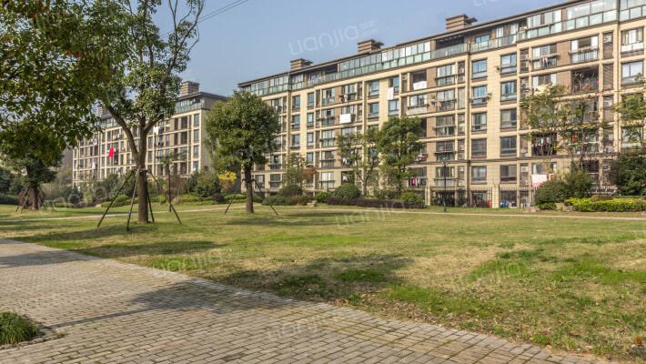 新城昱翠湾外景图