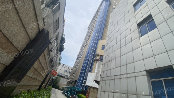 菲斯特公寓外景图