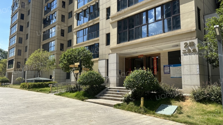 群峰小区高铁明珠外景图