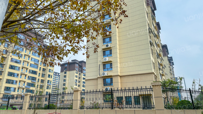 春华清华苑A区外景图