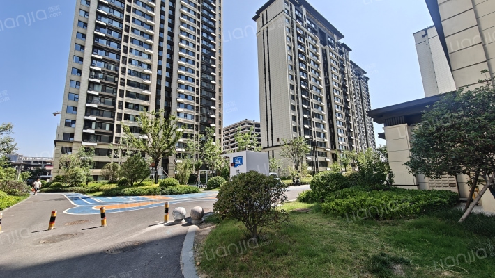 中梁·星海云著外景图