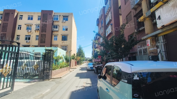 灯具厂家属院外景图