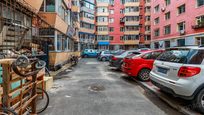 湖畔小居外景图