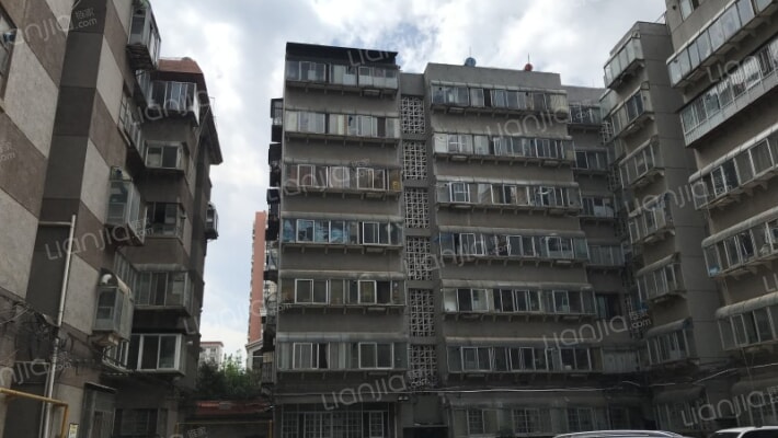 靖国新村42号外景图