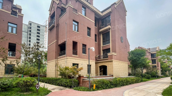 山水香堤溪墅外景图