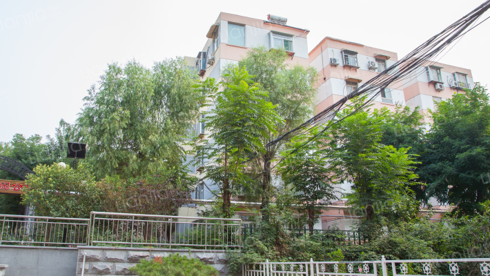 燕子山小区南区外景图