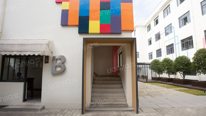 柏星超级员工生活区外景图