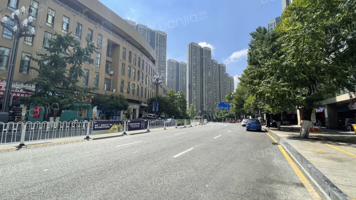 会展城小学外景图