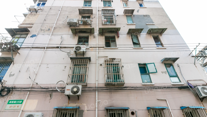 闸殷路195弄外景图