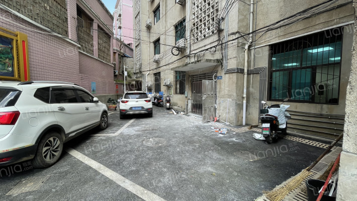 派出所宿舍外景图