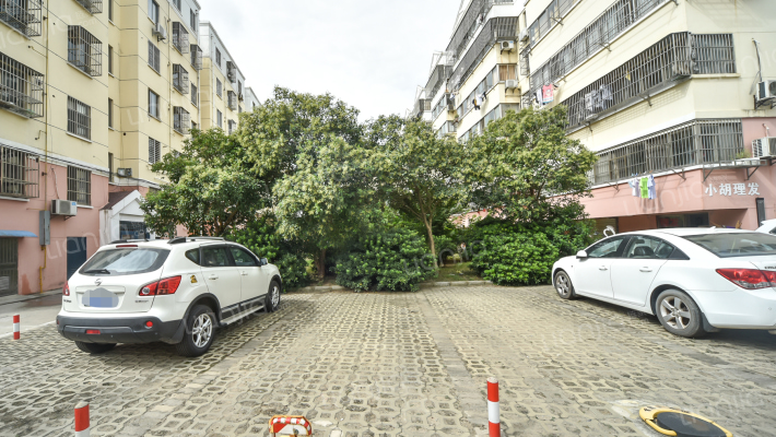 益达花园外景图