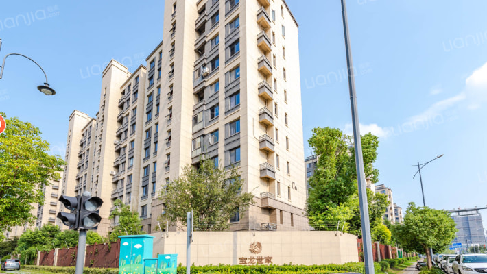 城东宝龙广场外景图