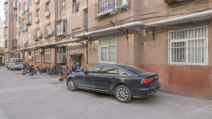 河南卫生干部学院家属院外景图