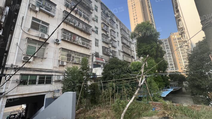 黄冈日报社综合楼外景图